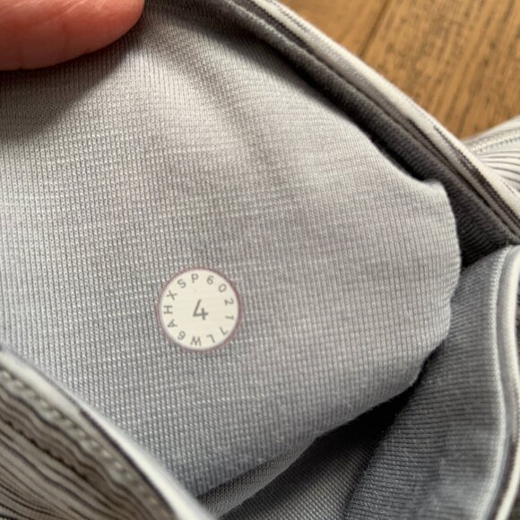 Women's Lululemon Train Times Crop Wee Are From Space Grey Gray White Size 4 - Picture 9 of 12